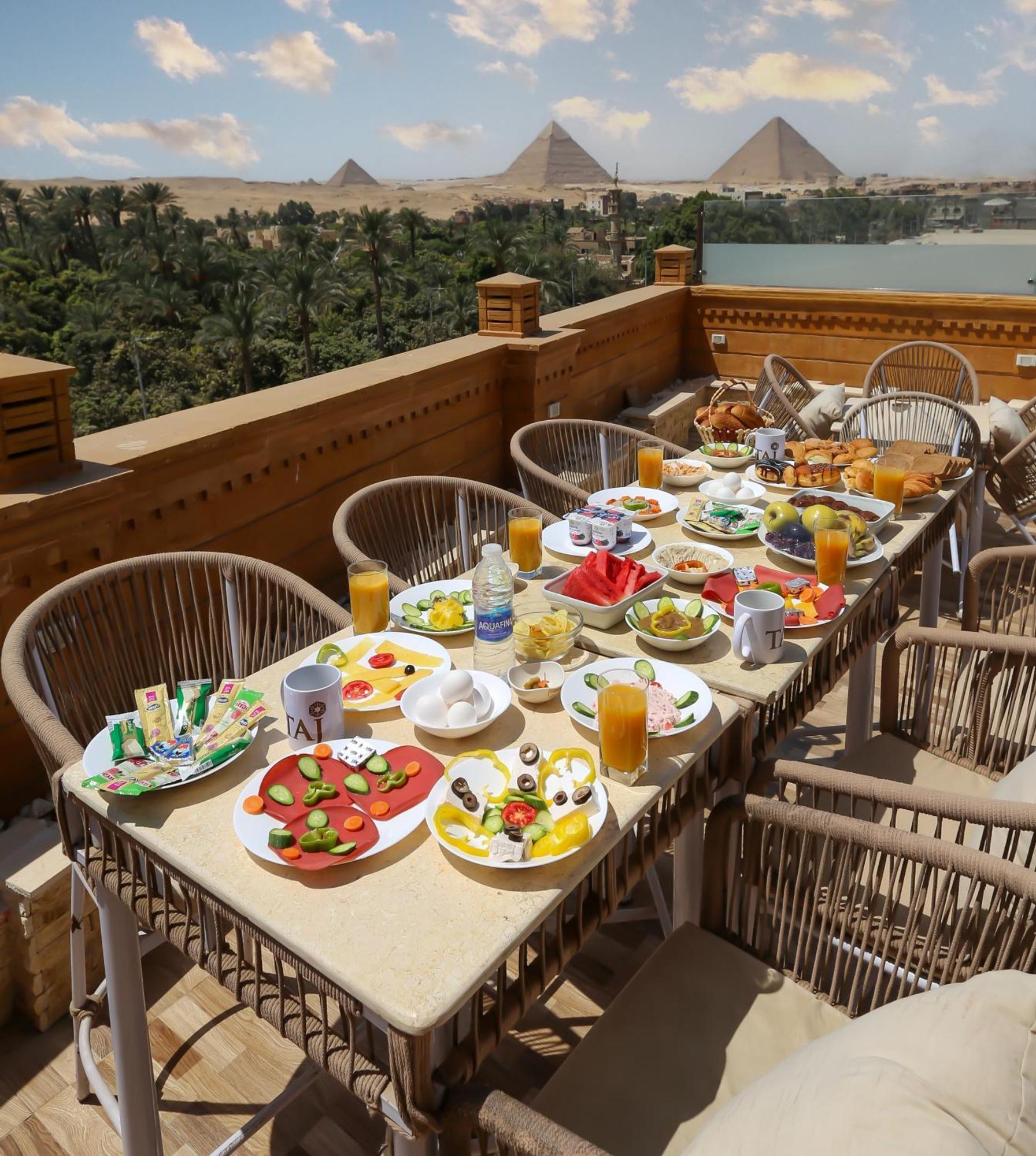 Taj Pyramids View Inn Kafret el-Gabal Exterior photo