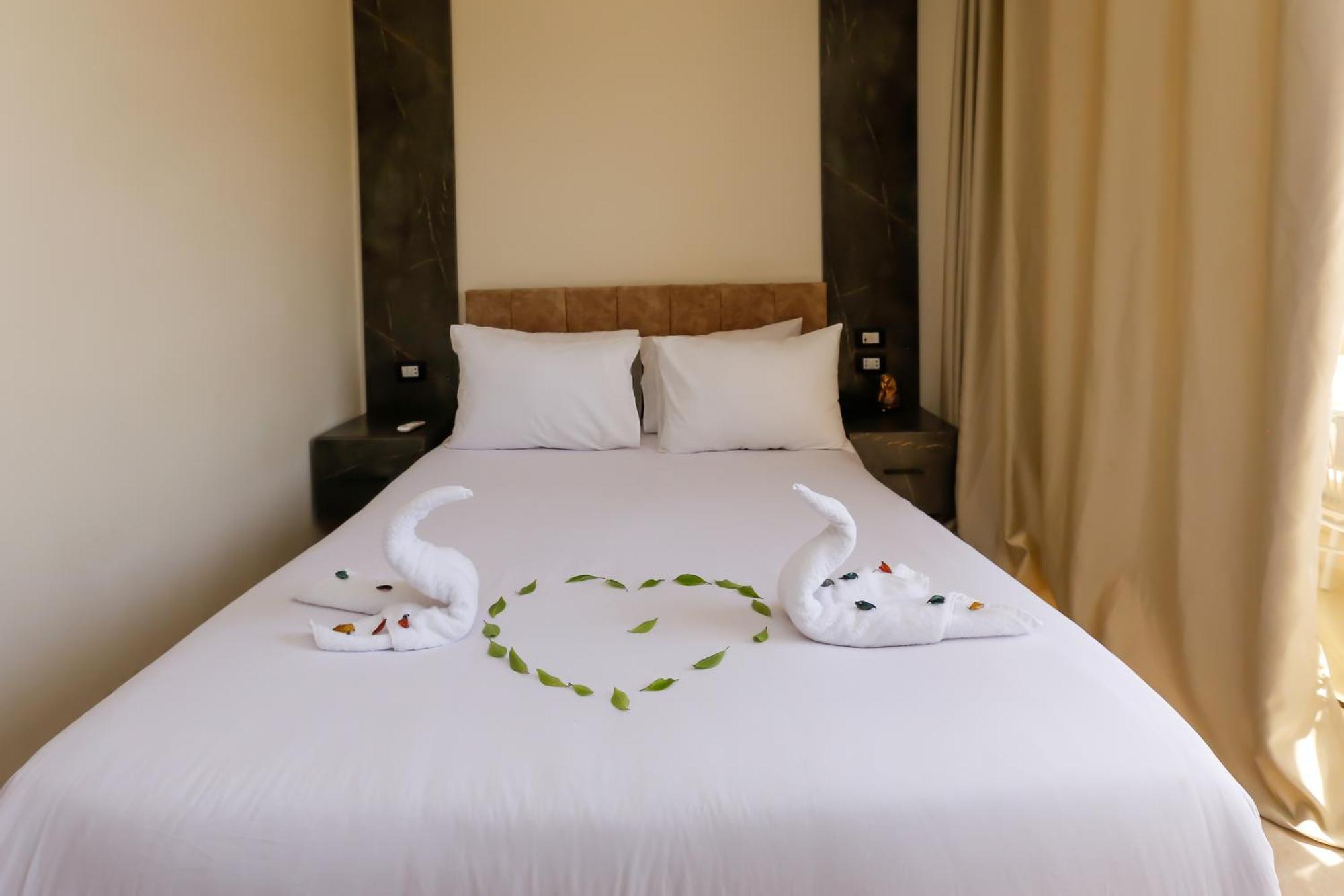 Taj Pyramids View Inn Kafret el-Gabal Exterior photo