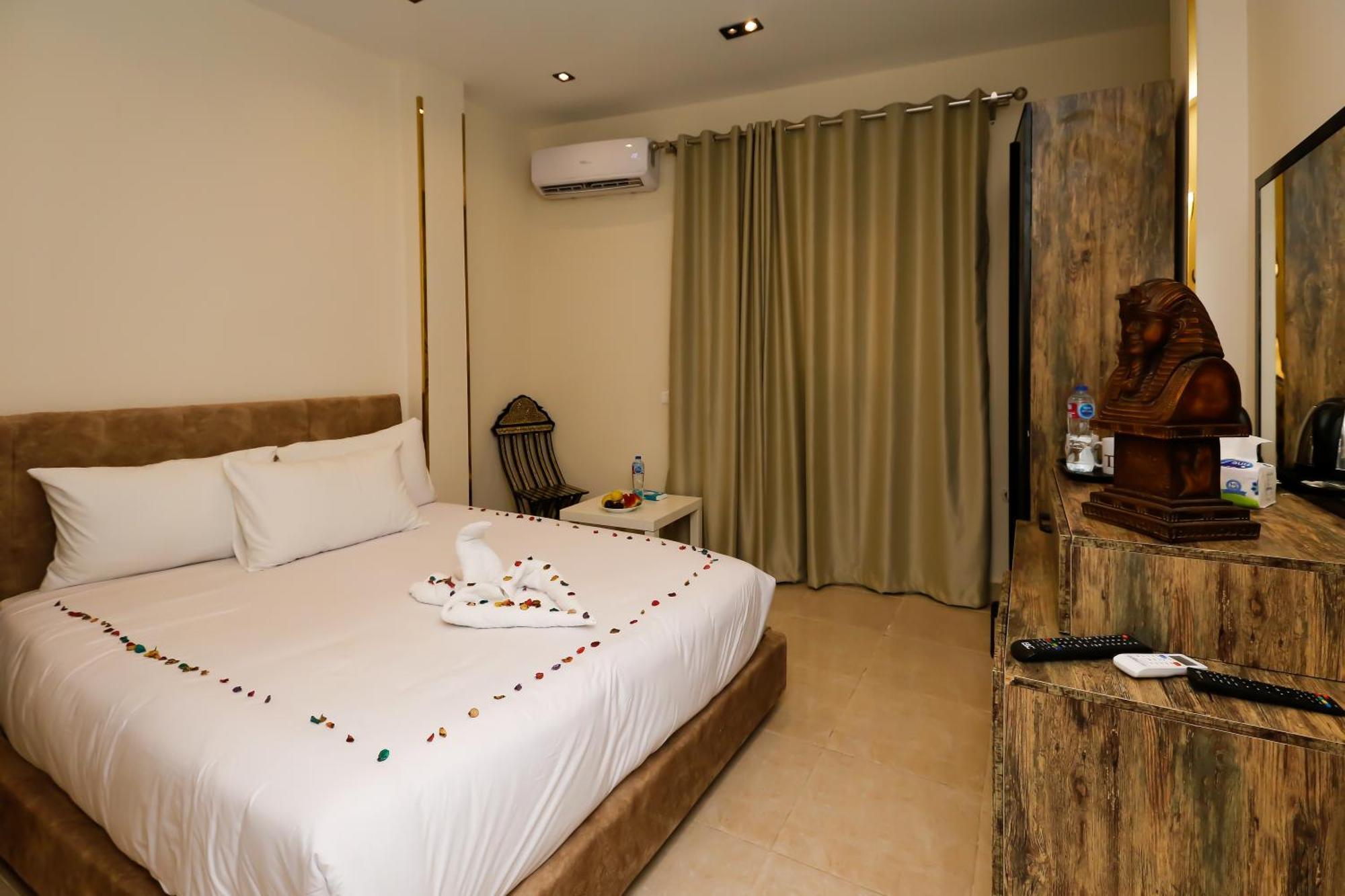 Taj Pyramids View Inn Kafret el-Gabal Exterior photo