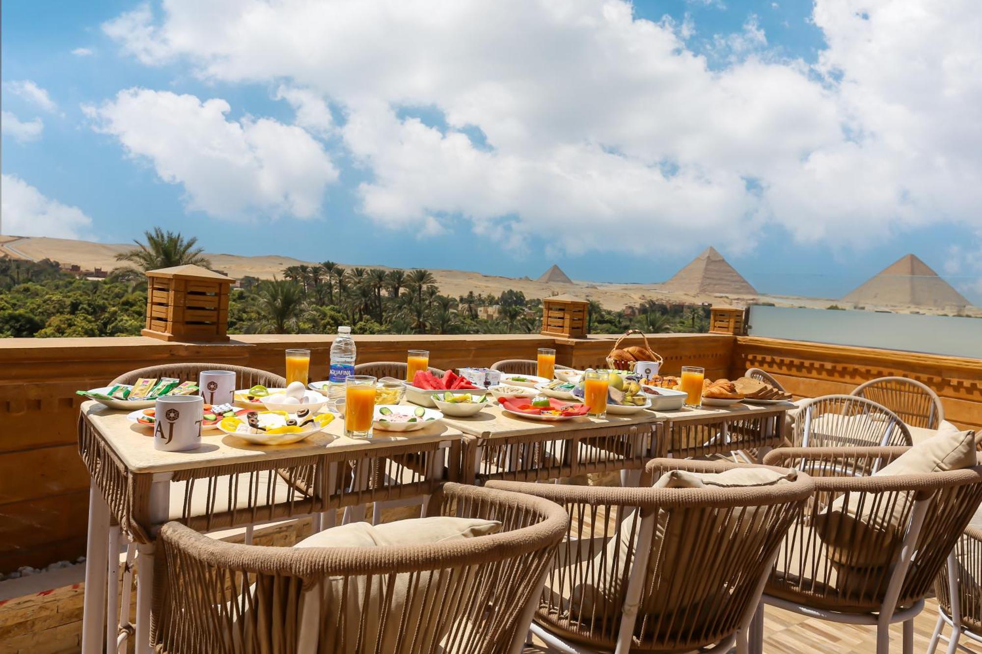 Taj Pyramids View Inn Kafret el-Gabal Exterior photo